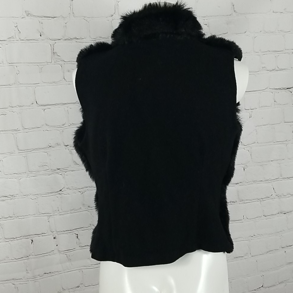 Reference Faux fur Vest - Picture 3 of 5